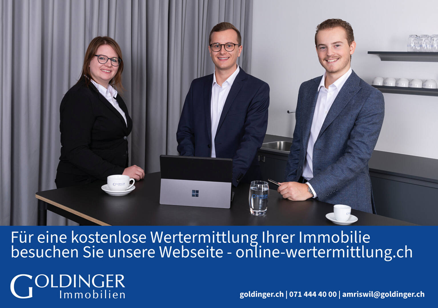 Immobilien-Beratungsfoto mit drei Personen