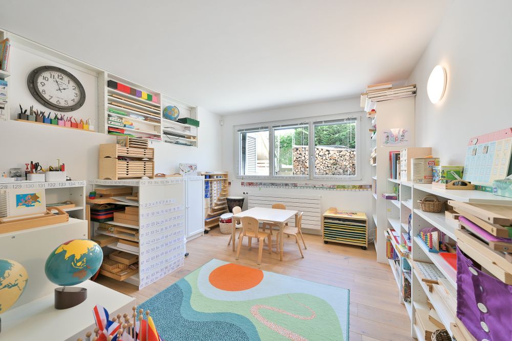 Kindergarten-/Kinderzimmer mit viel Stauraum