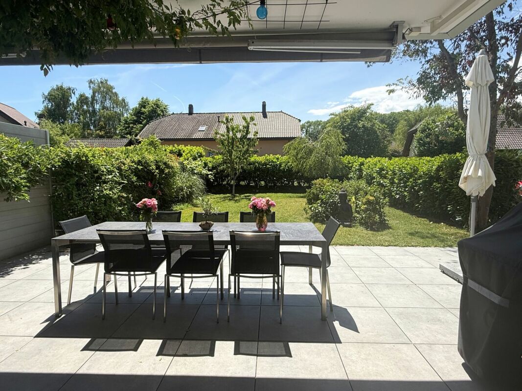 Terrasse mit Gartenblick