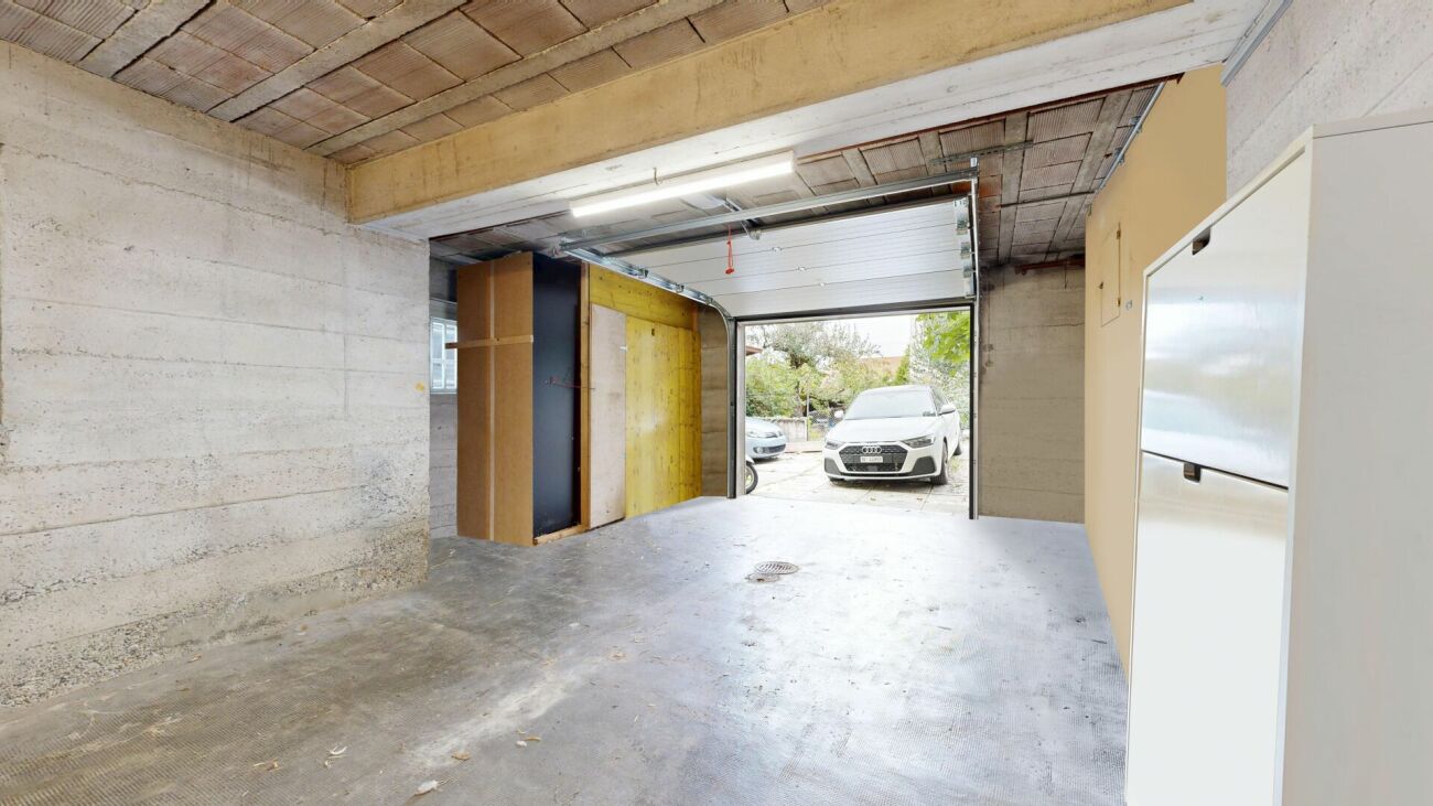 Garage mit Blick nach draußen