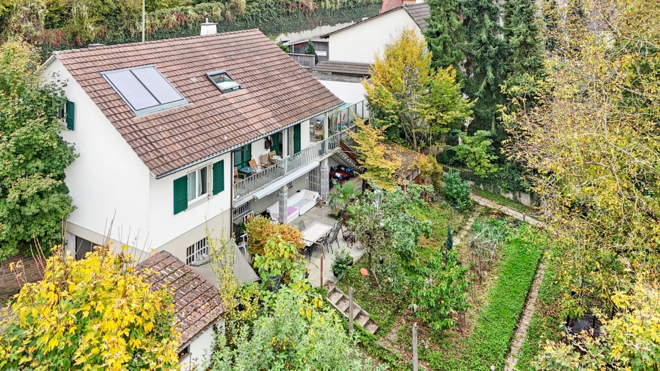 Wohnhaus mit Gartenansicht