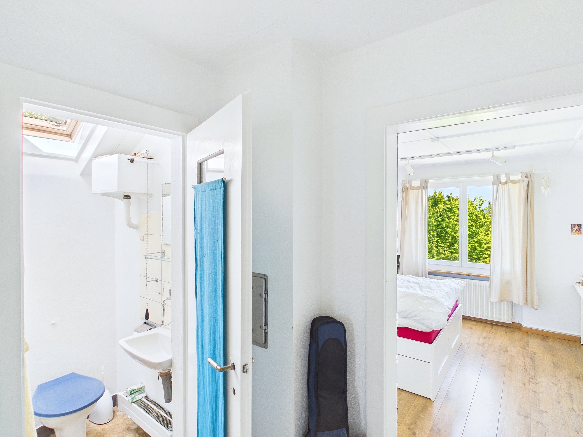 Einfamilienhaus mit 3 Garagenboxen und 1 Parkplatz – Biel