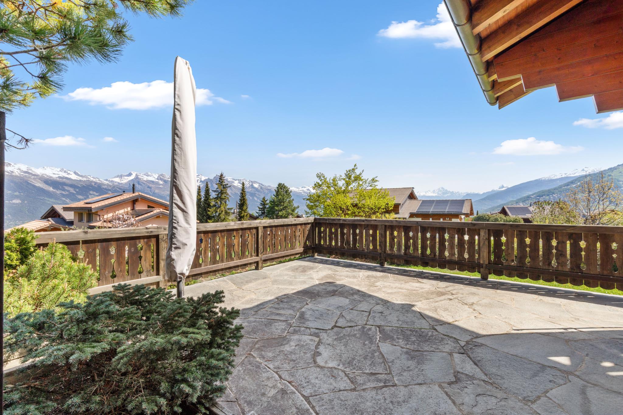 Bergblick von einer Terrasse