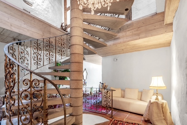 Spindeltreppe mit Galerie