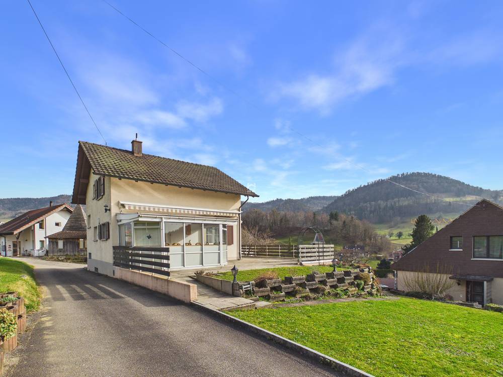 Einfamilienhaus in ländlicher Hanglage