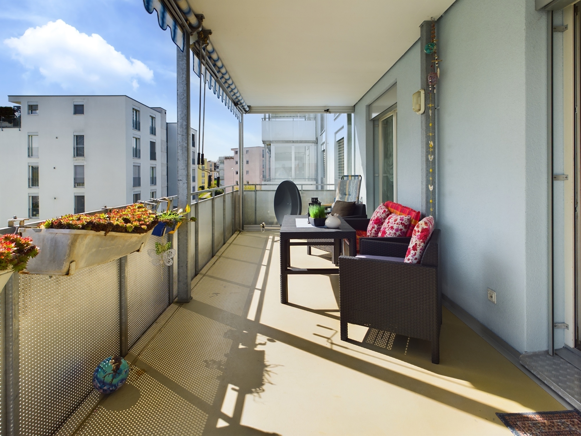 Balkon mit Sitzgruppe