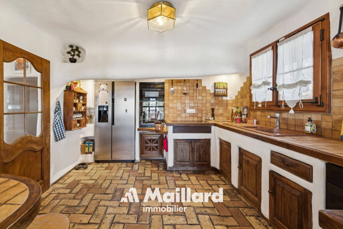 Rustikale Landhausküche mit Holz und Terrakotta
