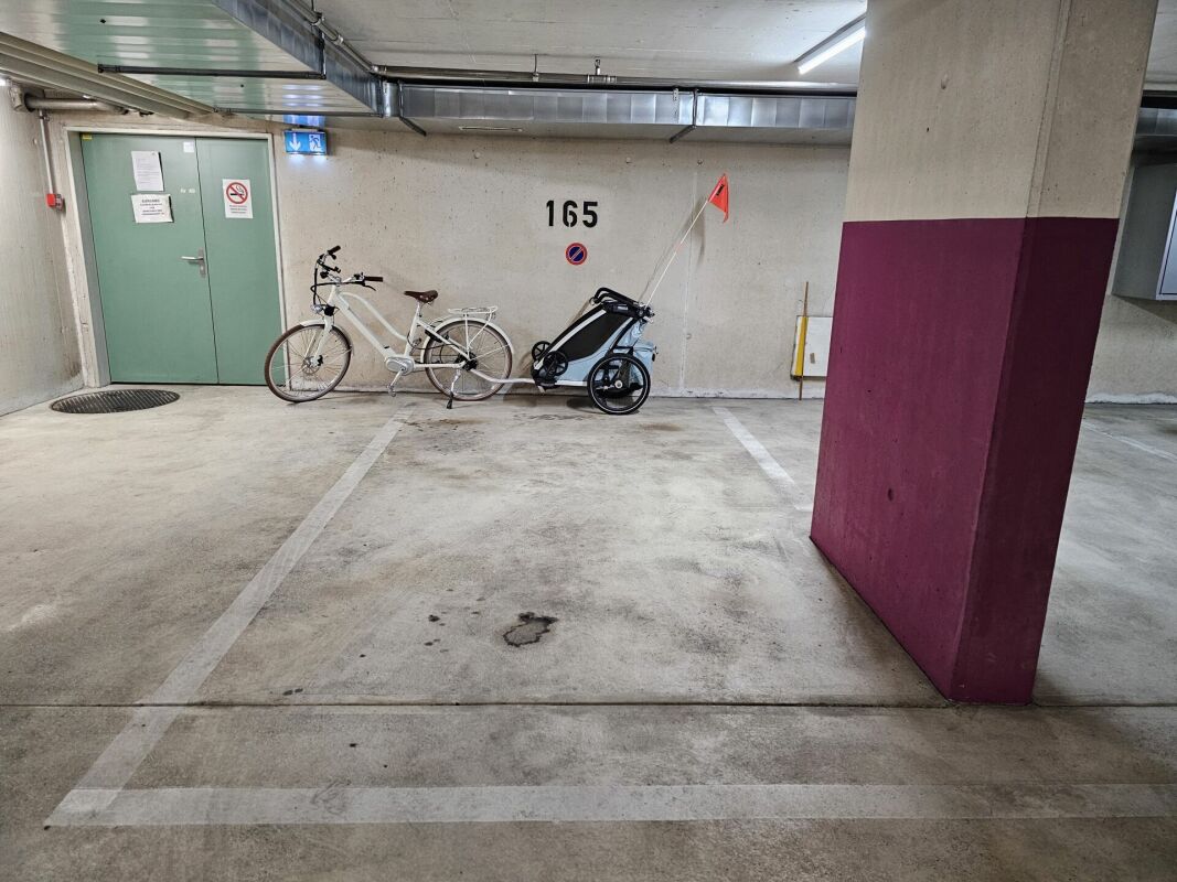Tiefgarage mit Fahrradstellplatz