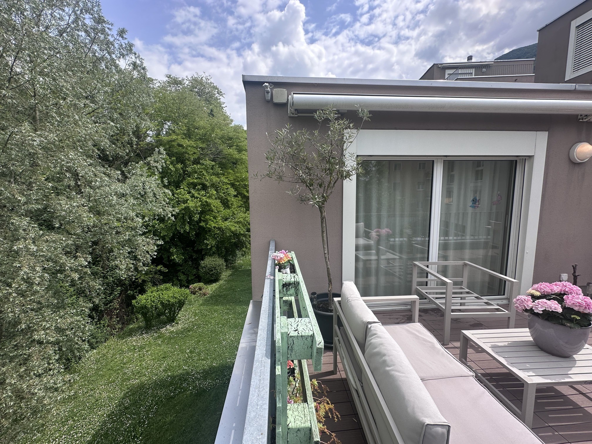 Balkon mit Gartenblick