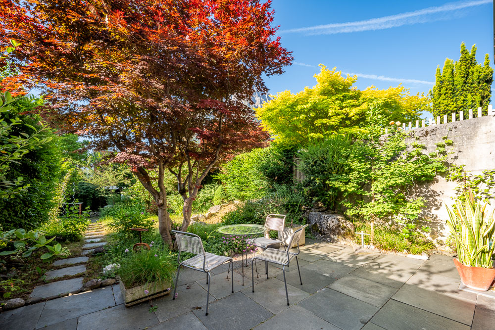 Gartenpatio mit Sitzgruppe
