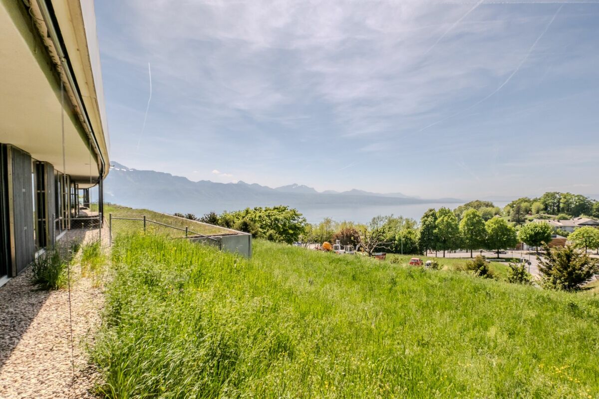 Außenansicht mit Seeblick und Hanglage