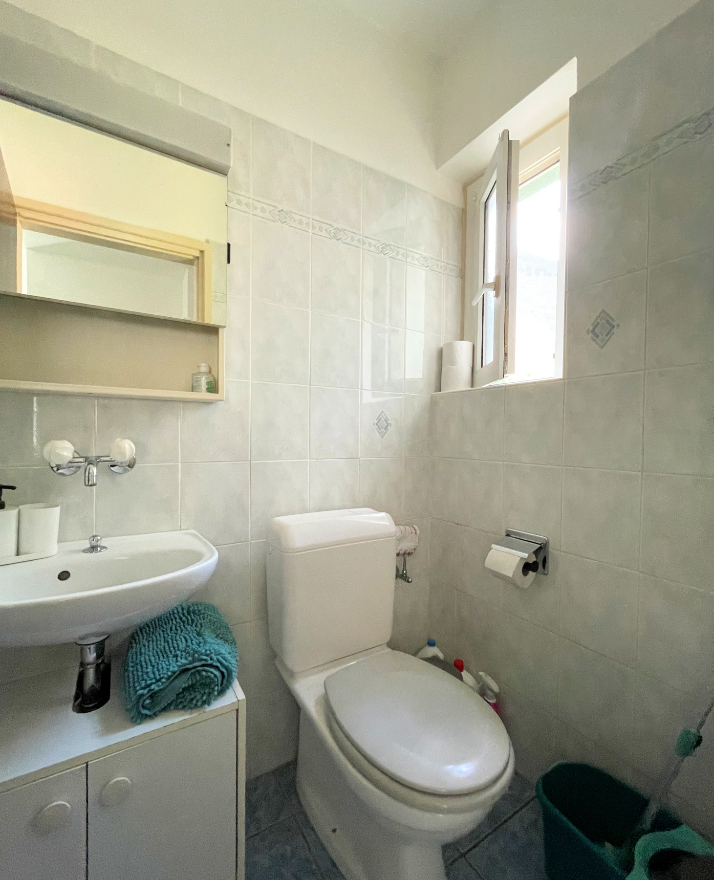 Kleines WC mit Fenster