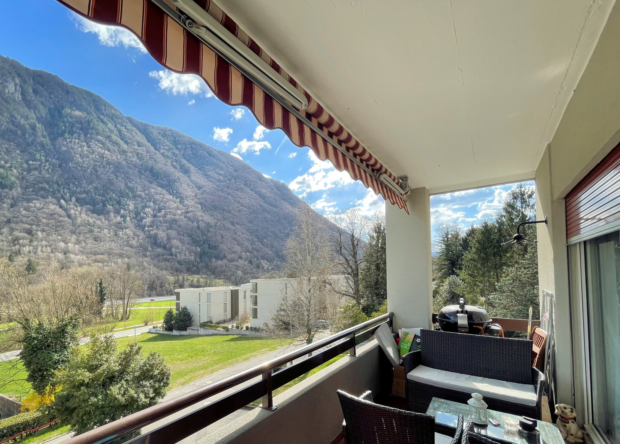 Balkon mit Bergblick