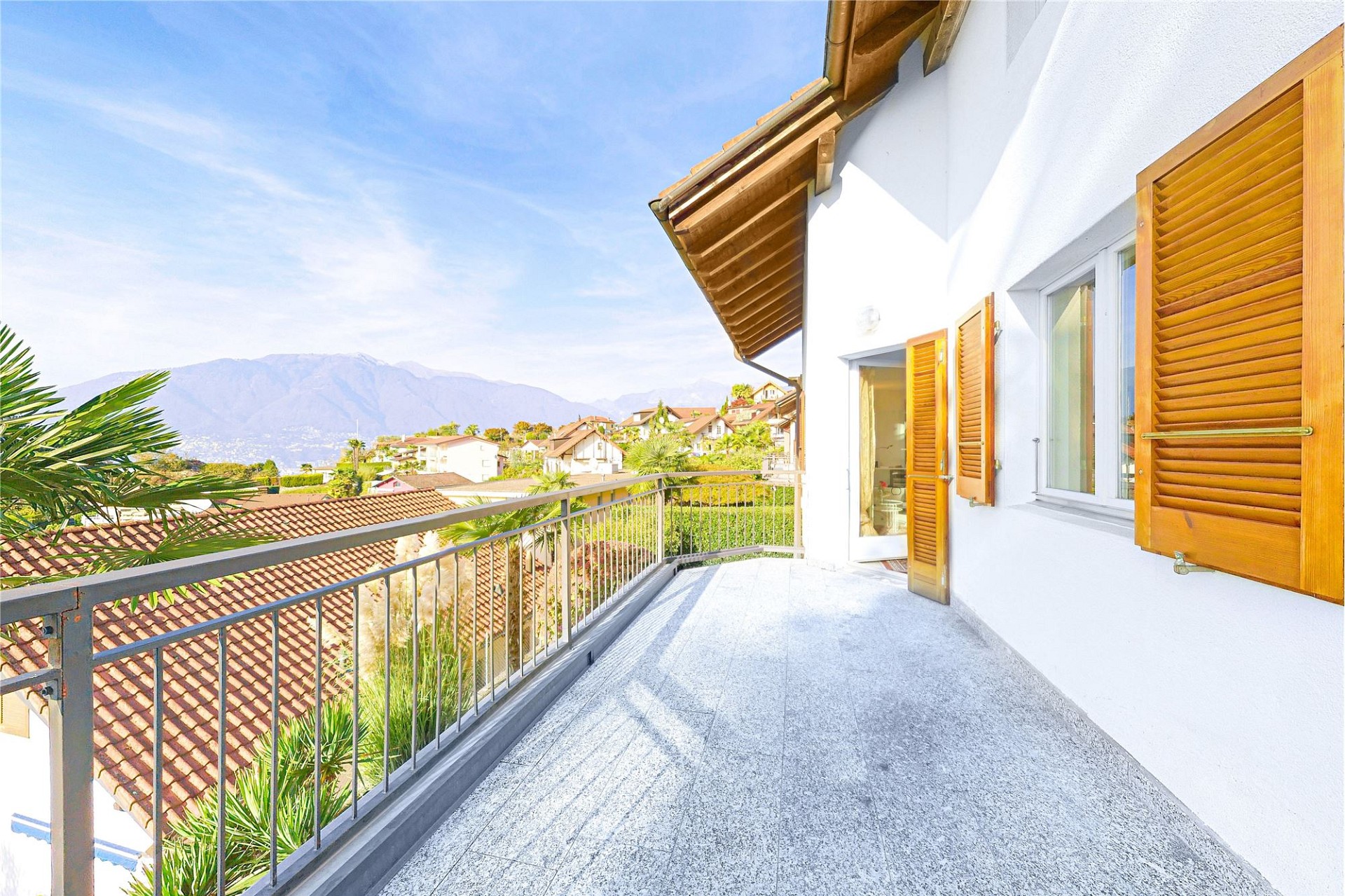 Balkon mit Bergblick