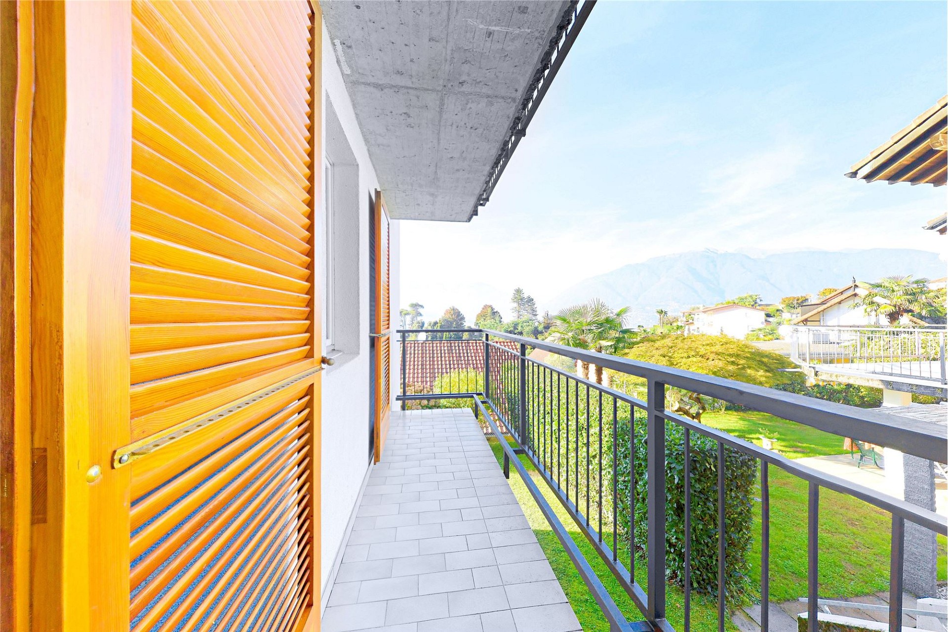 Balkon mit Bergblick
