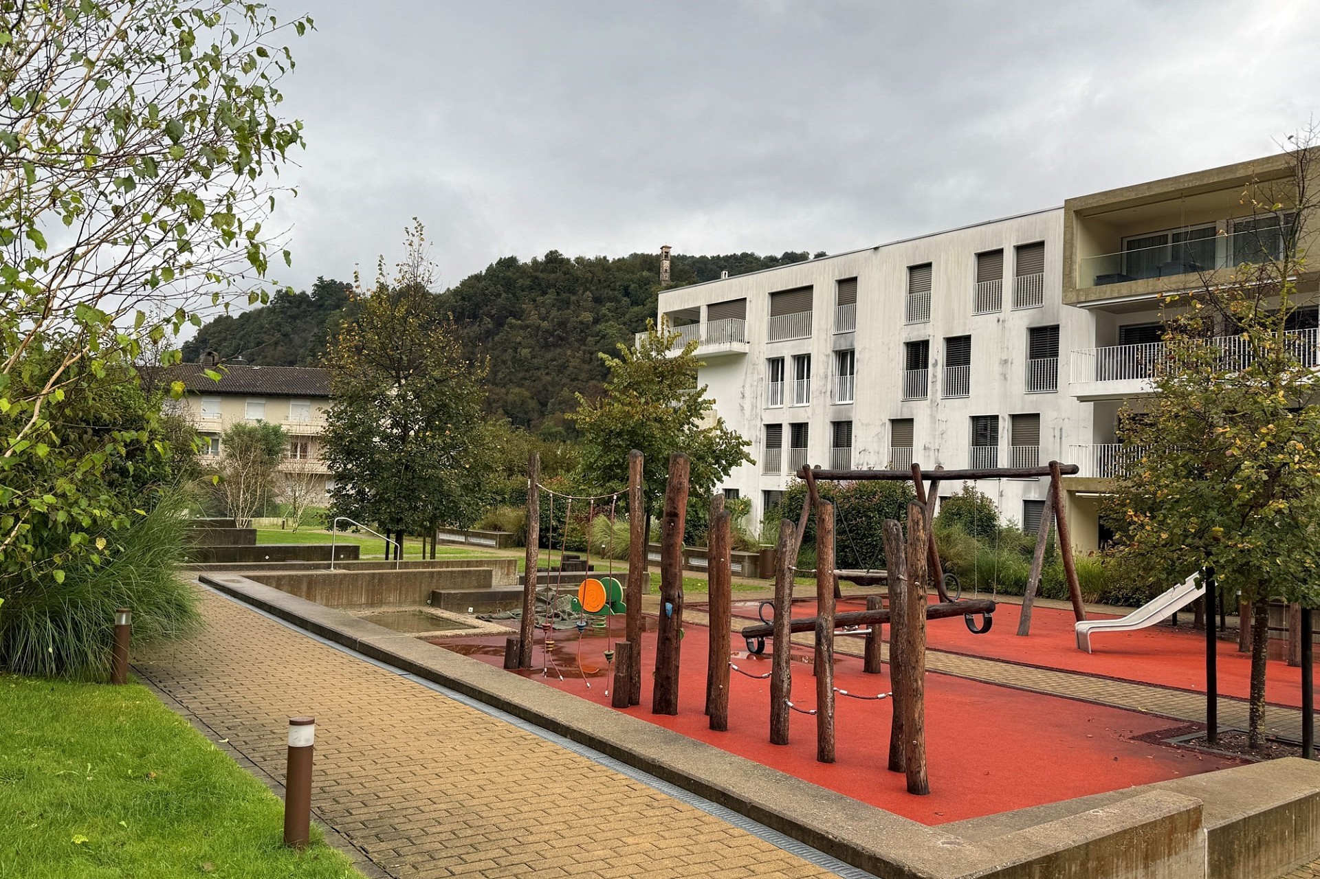 Wohnanlage mit Spielplatz im Innenhof