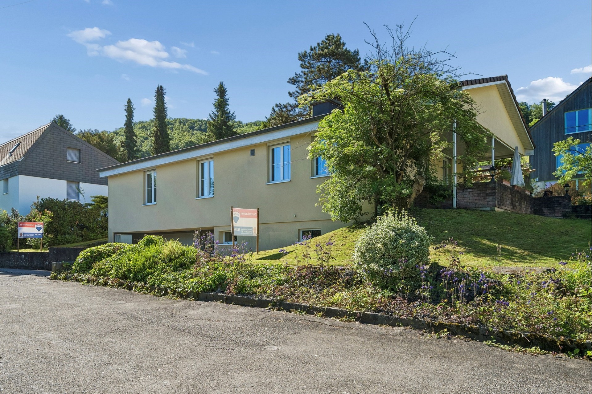 Freistehendes Haus mit Garten