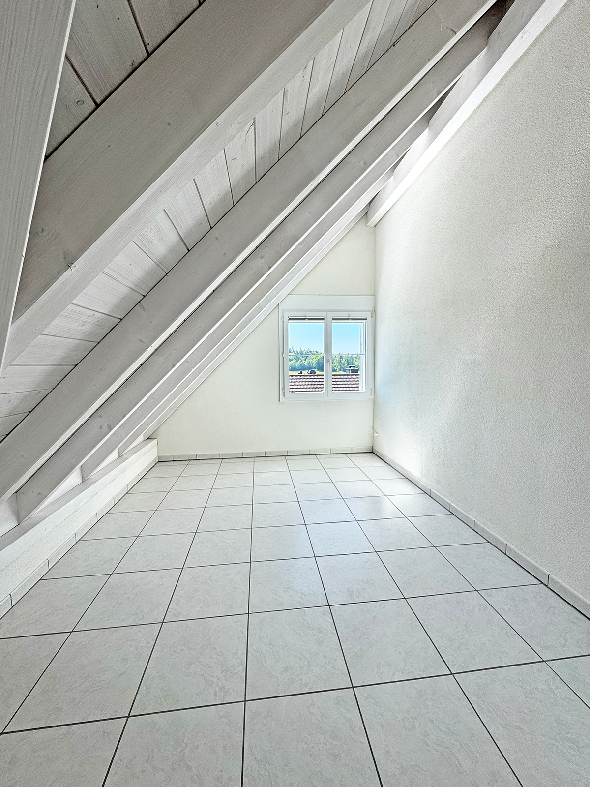 Ausgebauter Dachraum mit Dachschräge