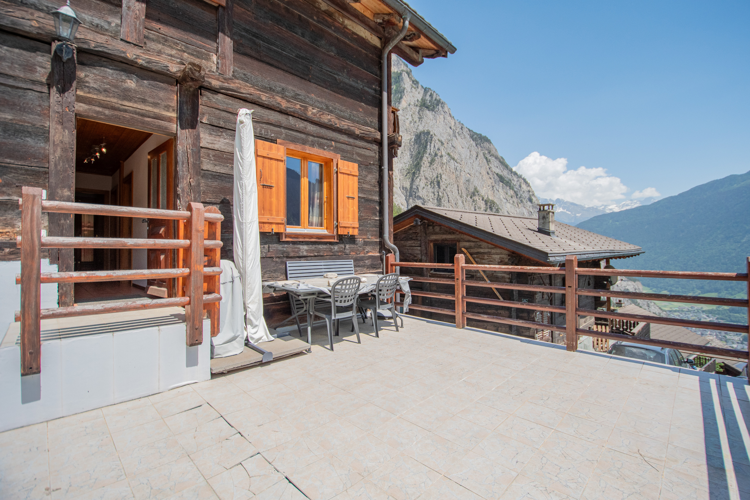 Balkon mit Bergblick