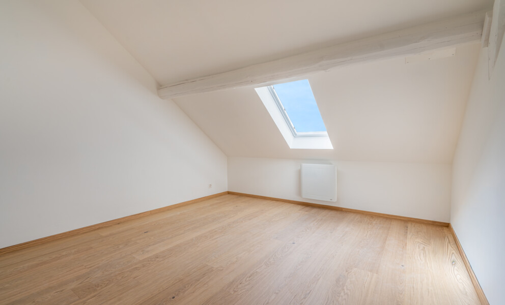 Dachzimmer mit Dachfenster
