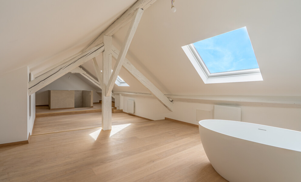 Ausgebauter Dachraum mit Badewanne