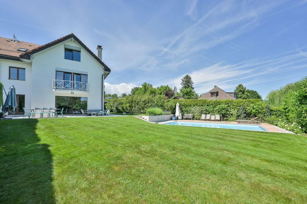 Haus mit Garten und Pool