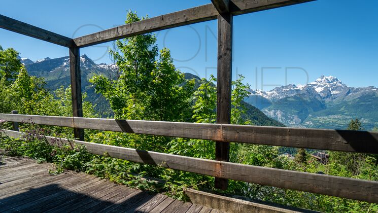 Terrasse mit Alpenblick