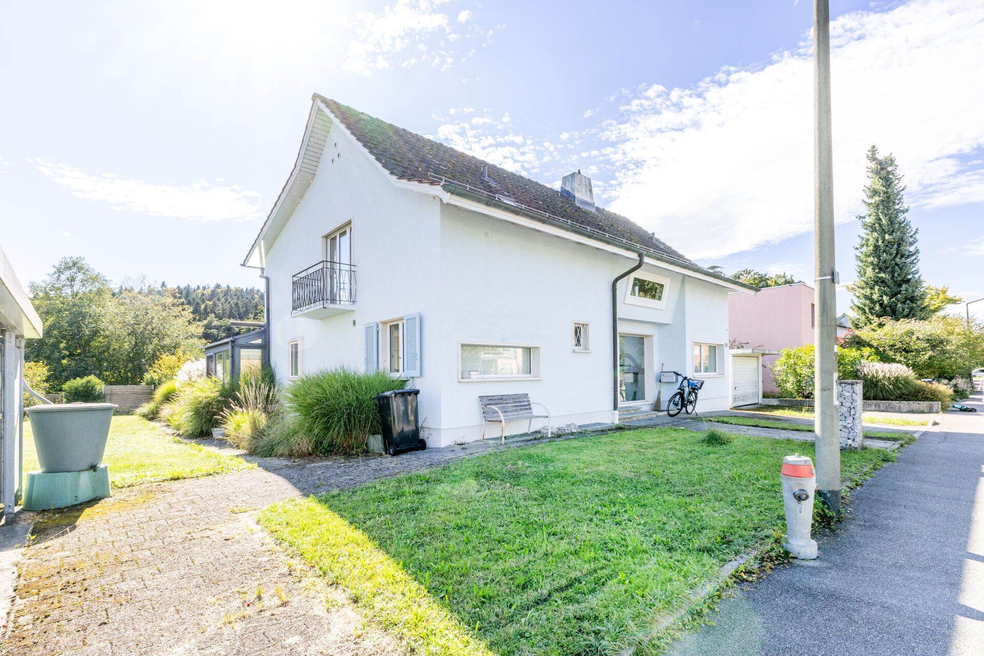 Freistehendes Einfamilienhaus mit Garten