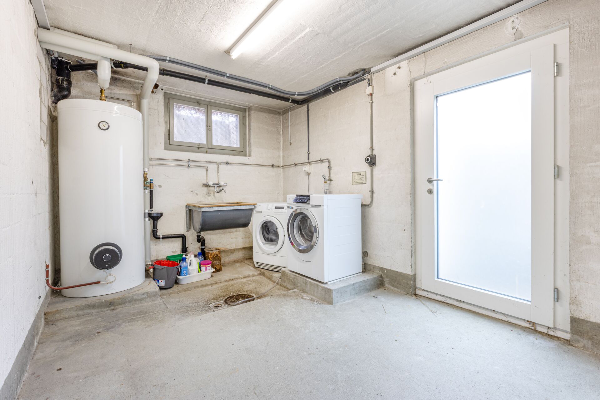 Hauswirtschafts- bzw. Technikraum im Keller