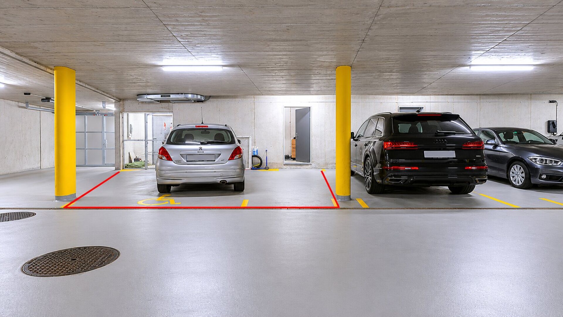 Tiefgarage mit Stellplätzen