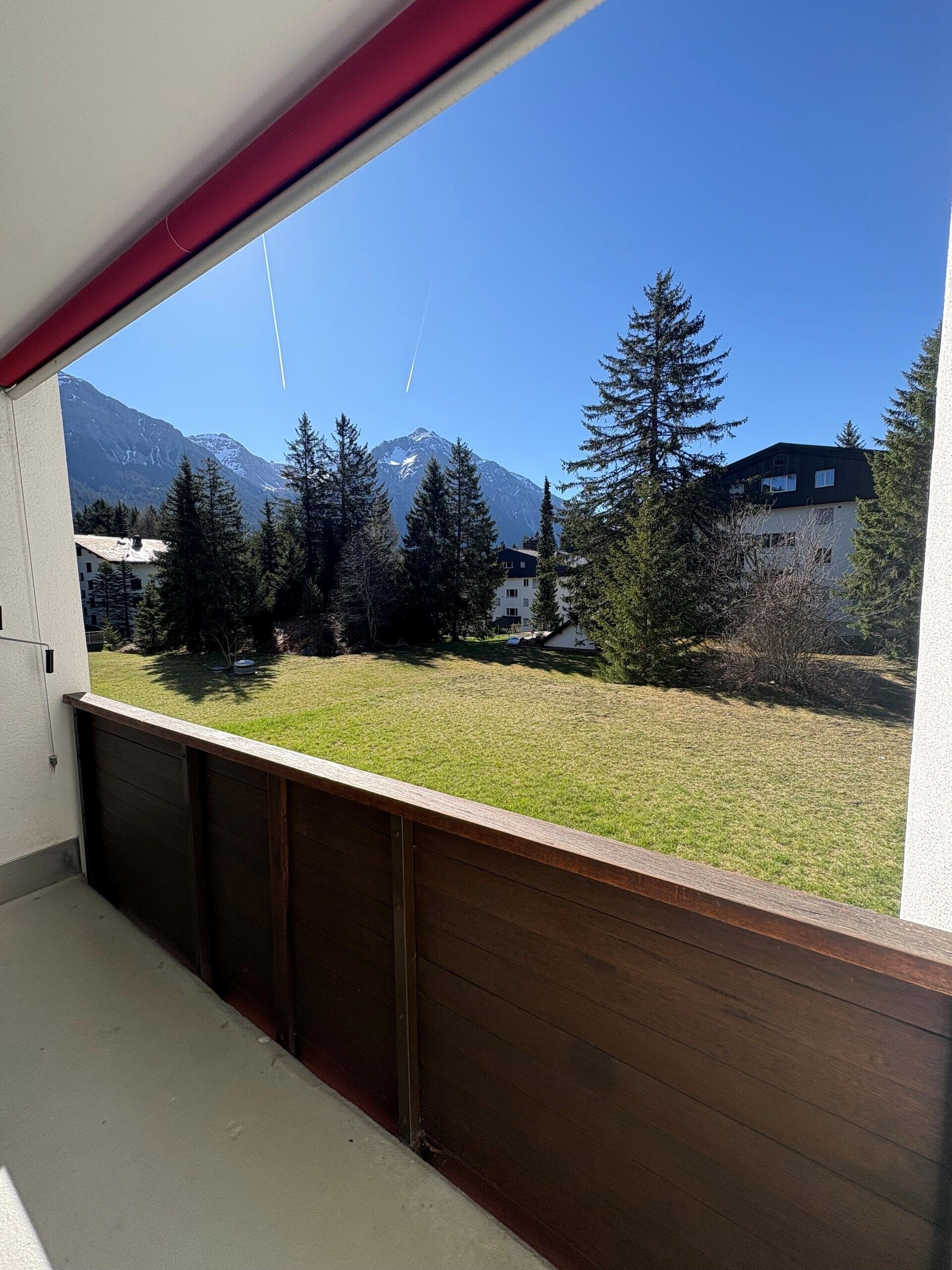 Balkon mit Bergblick
