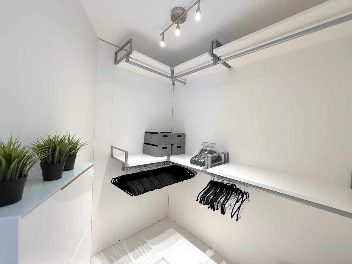 Begehbarer Kleiderschrank