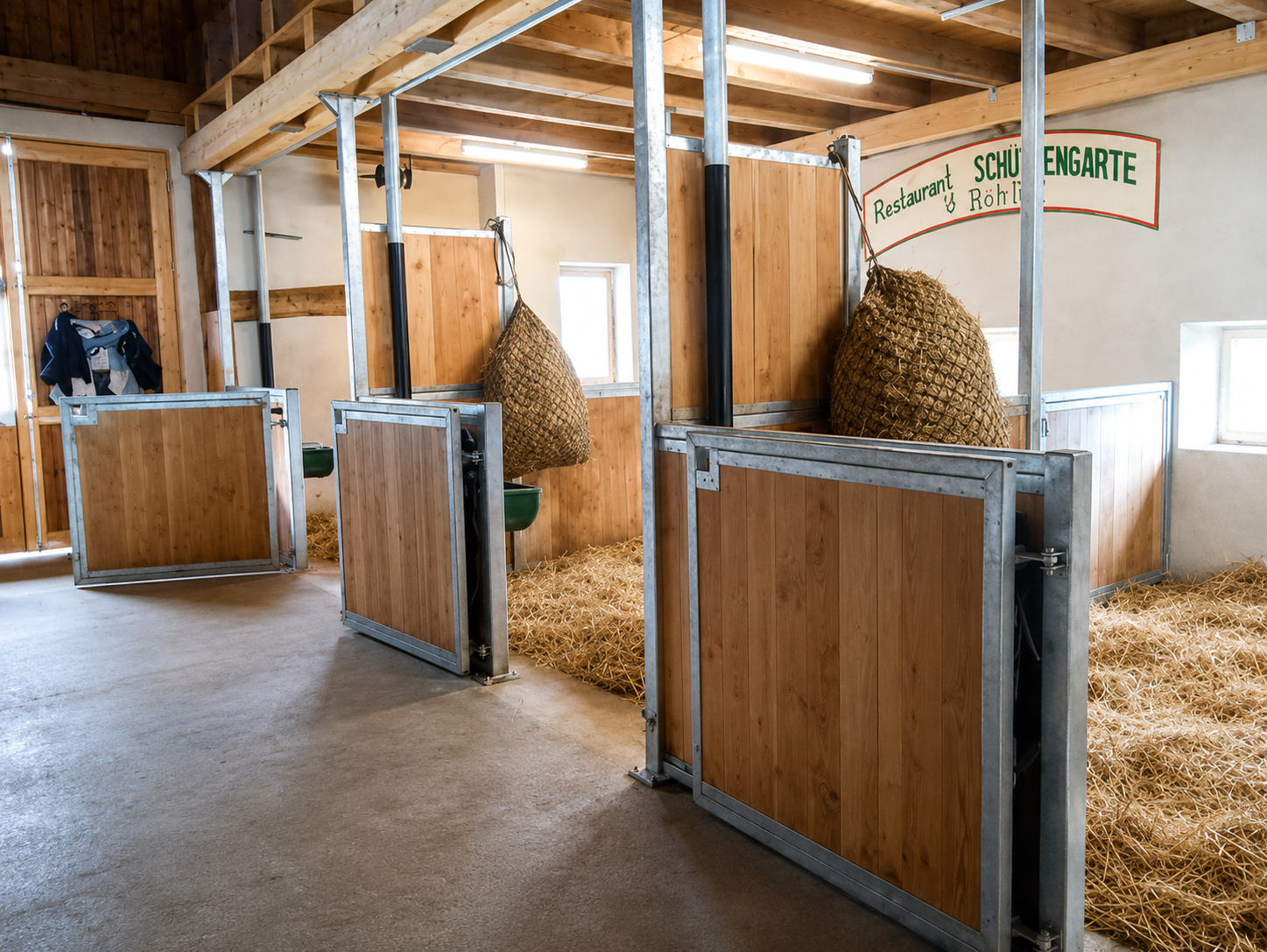 Pferdeboxen im Stall