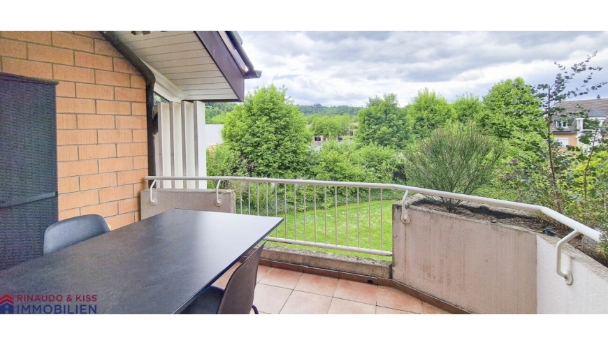 Balkon mit Gartenblick