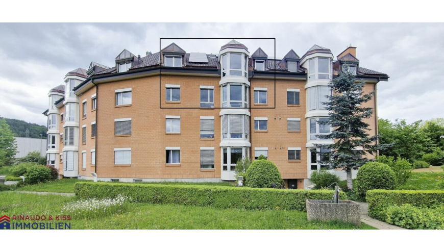 Mehrfamilienhaus mit Erkern