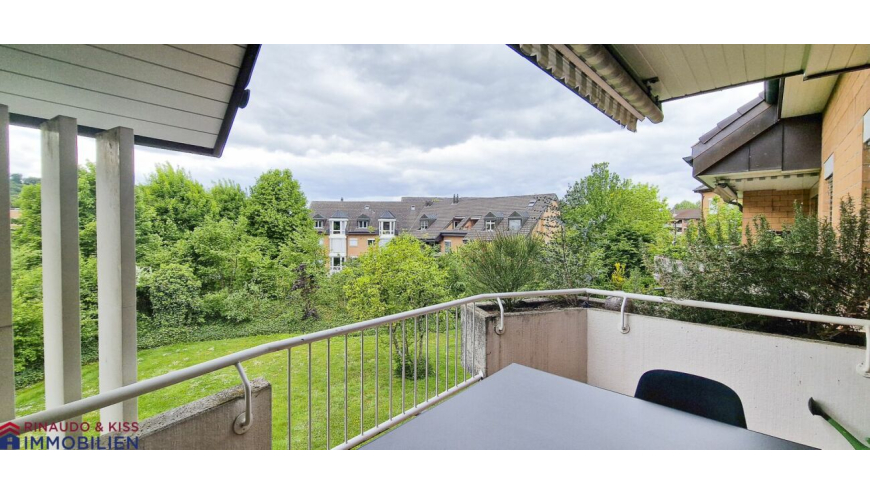 Balkon mit Grünblick