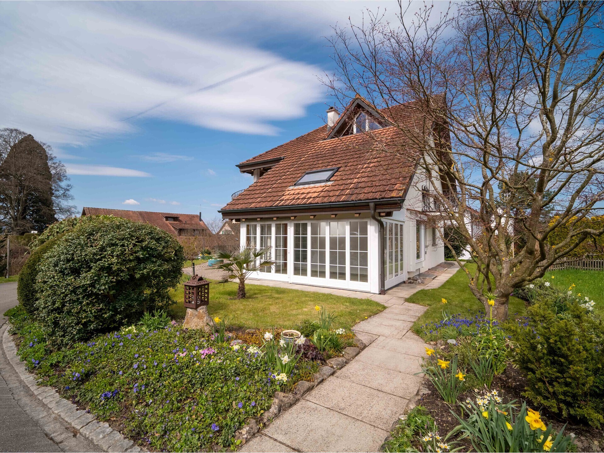 Einfamilienhaus mit gepflegtem Garten