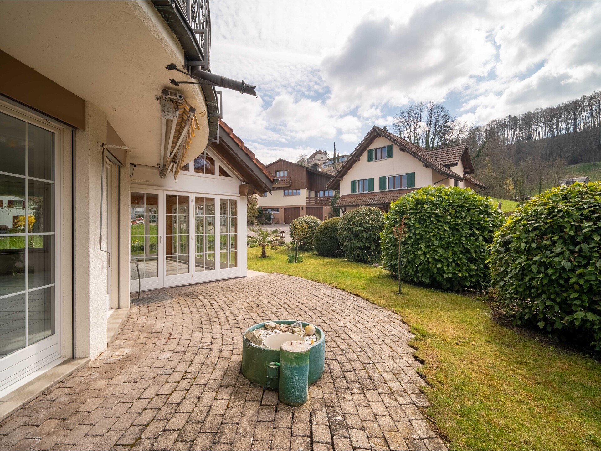 Terrasse mit Gartenblick