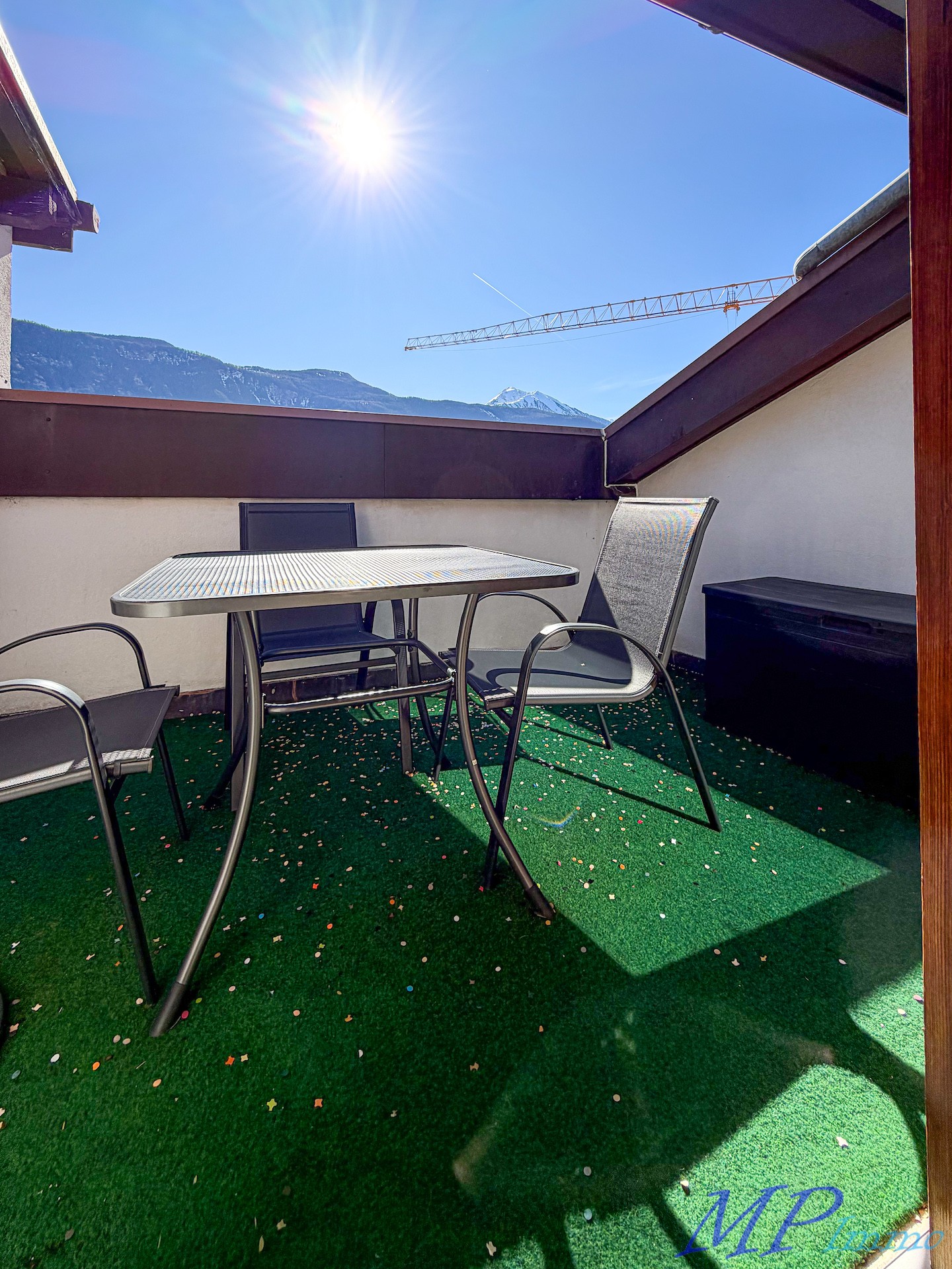 Dachterrasse mit Bergblick