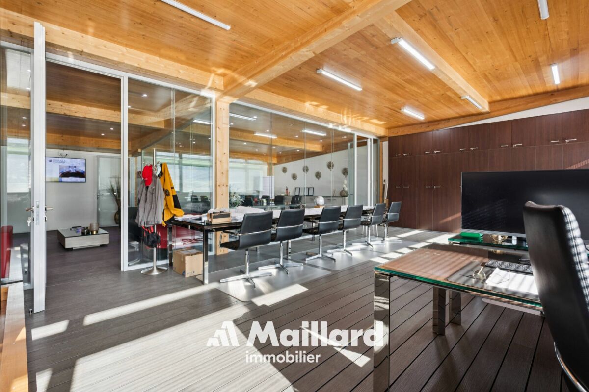 Modernes Büro- und Besprechungszimmer