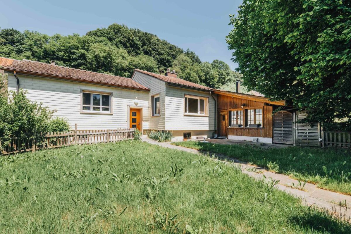 Wohnhaus mit Garten