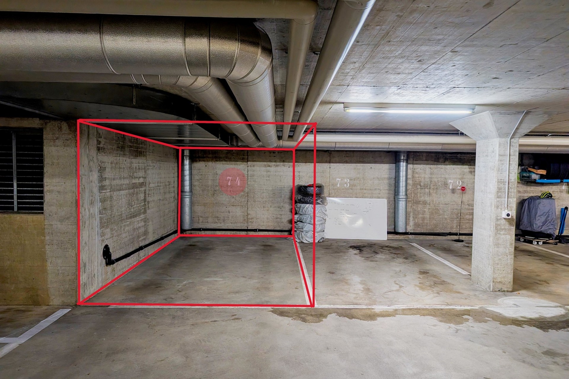 Tiefgaragenstellplatz in Betongarage