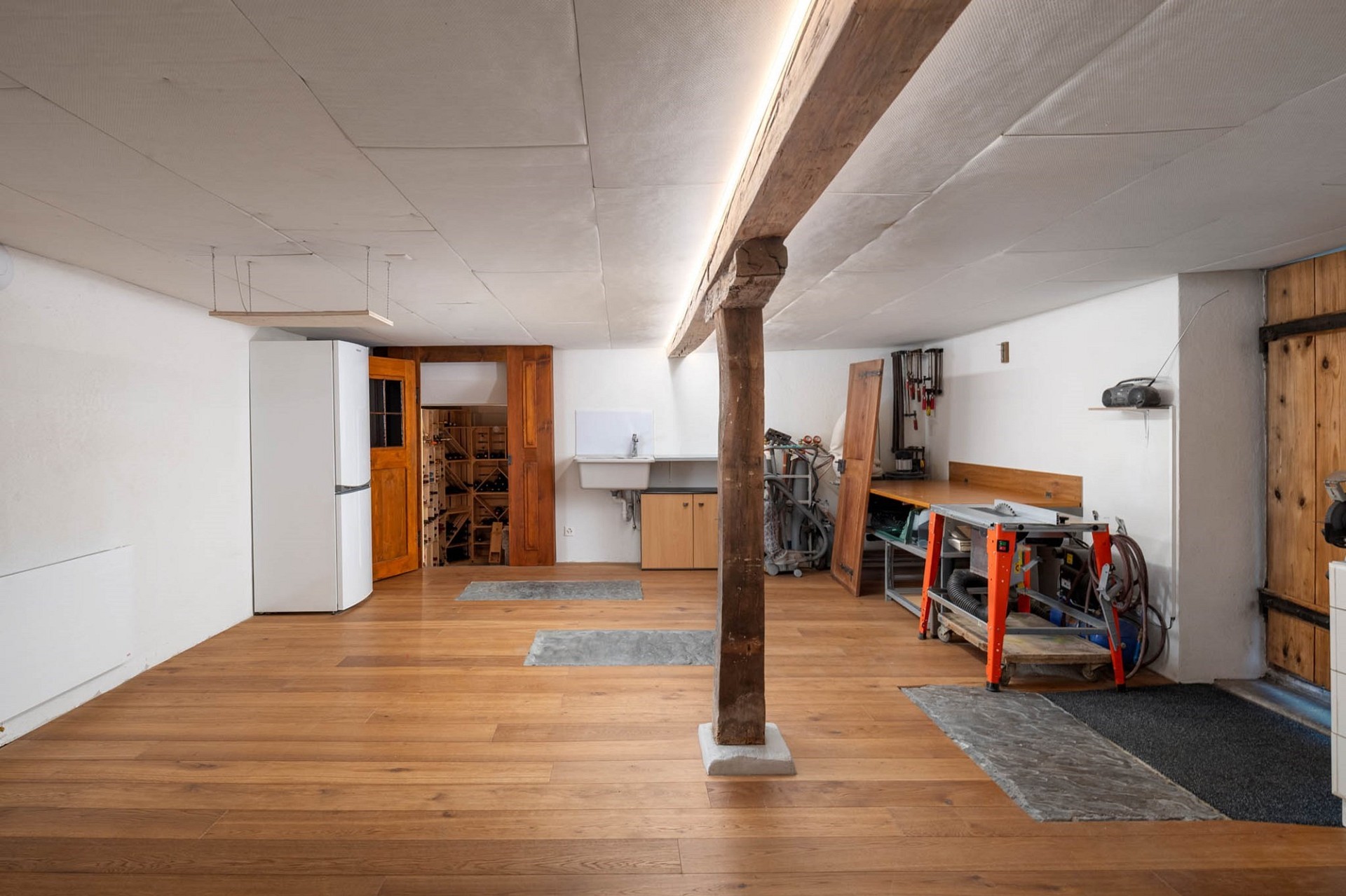 Ausgebauter Dachraum mit Werkstatt- und Hauswirtschaftsbereich