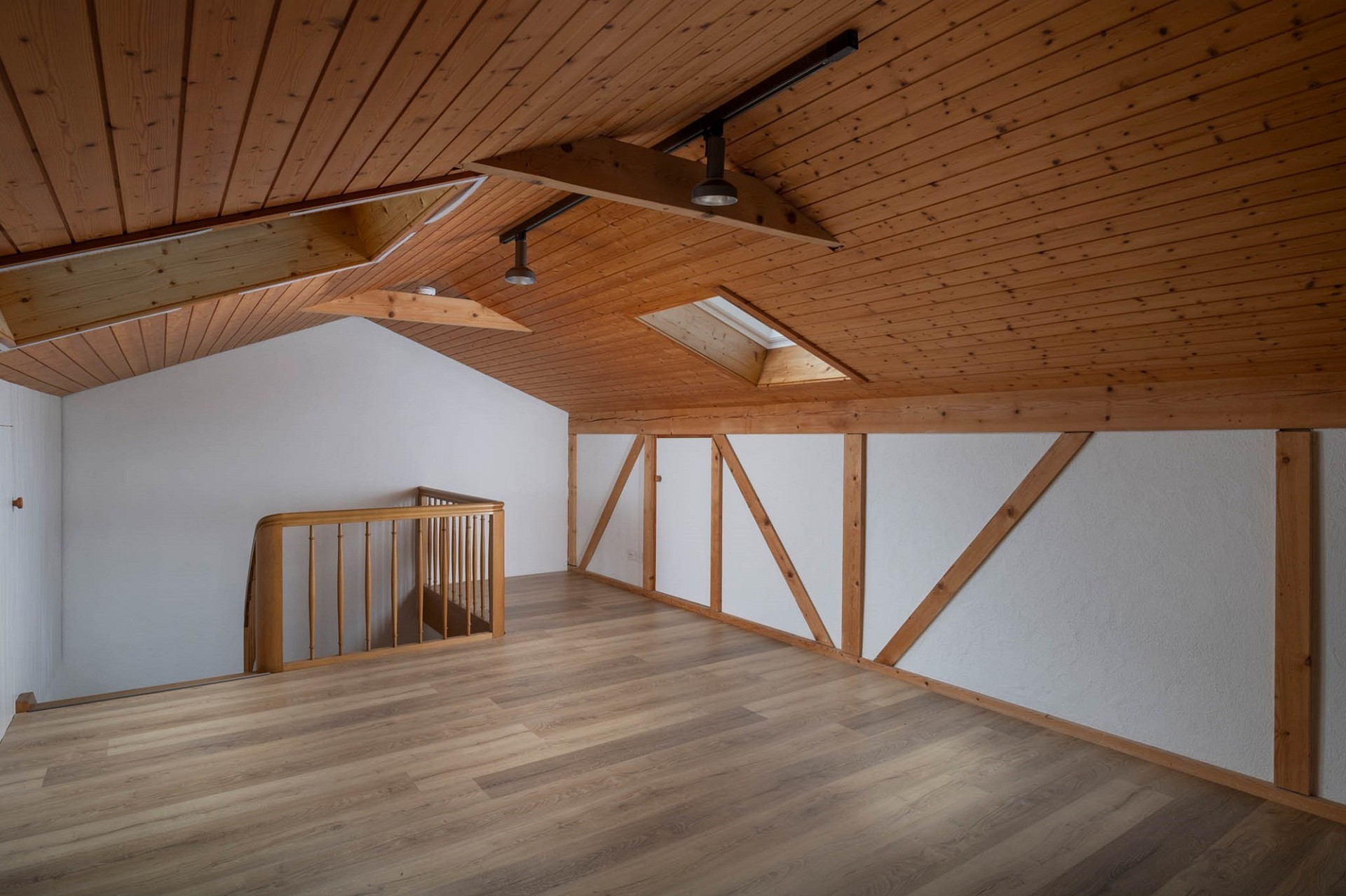Dachboden mit Holzverkleidung