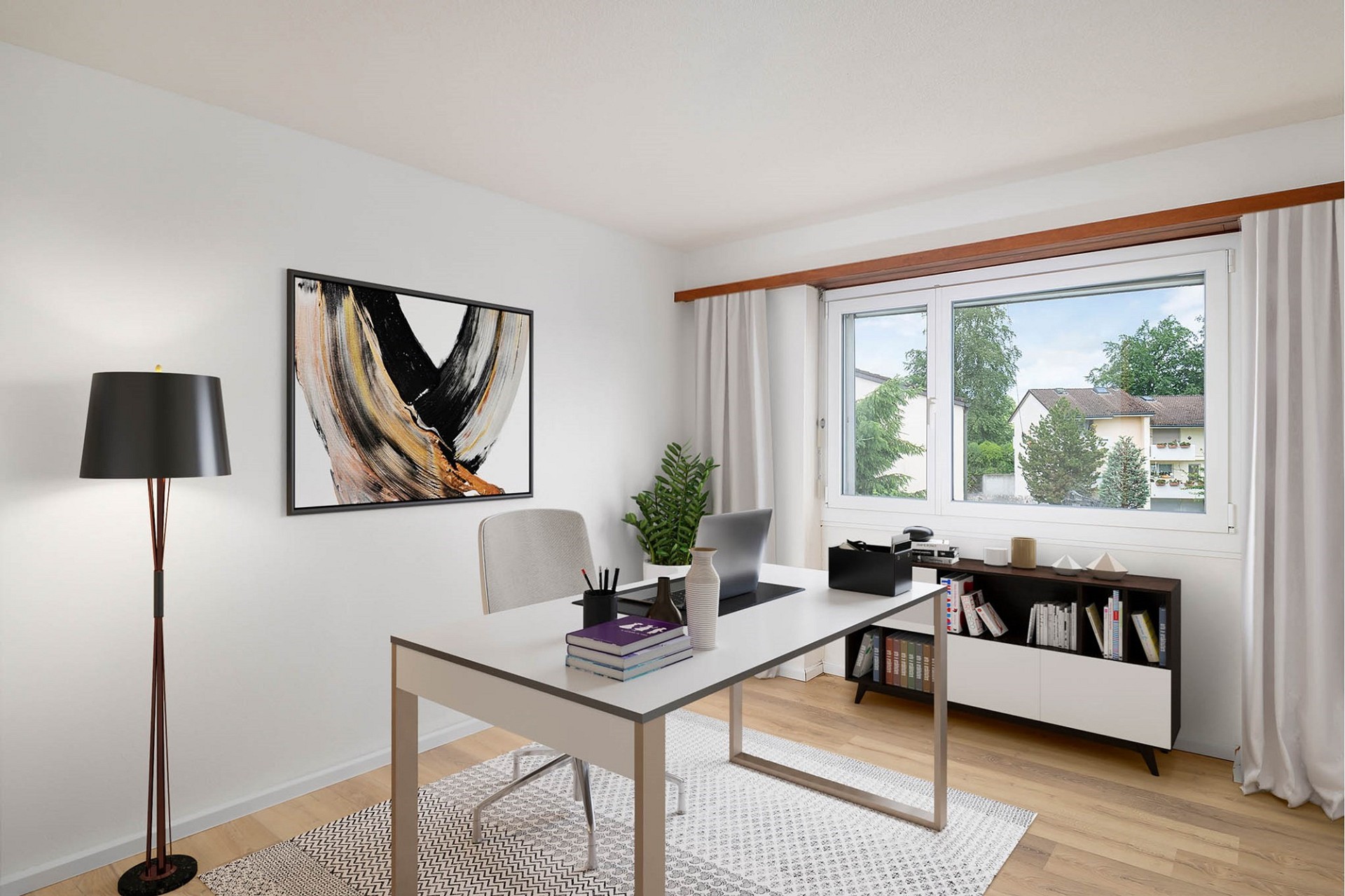 Modernes Arbeitszimmer mit Tageslicht