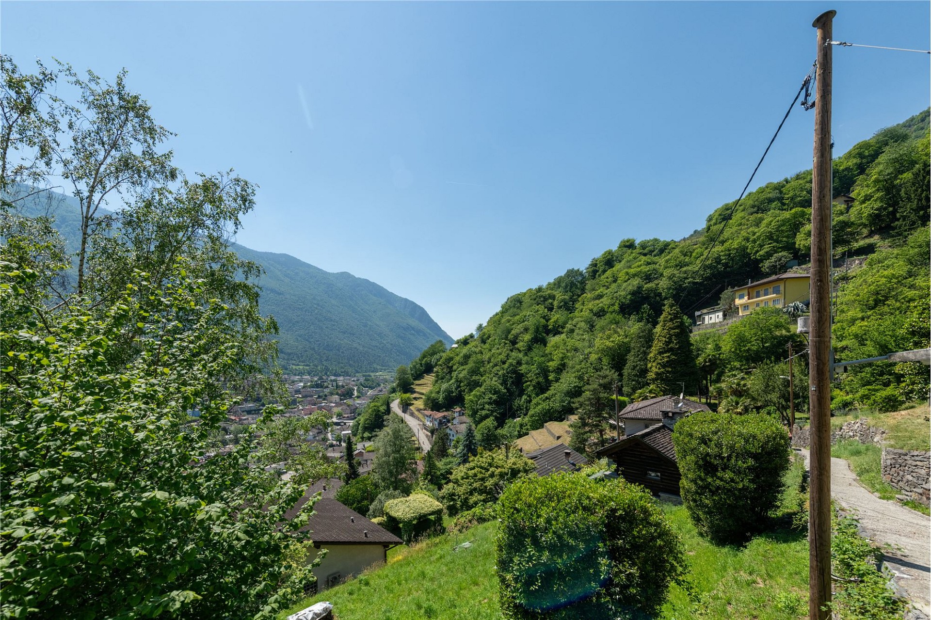 Bergtal mit Panoramablick