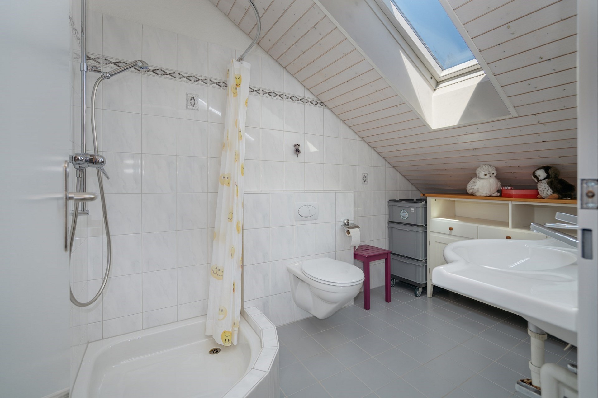 Dachbad mit Dusche und WC