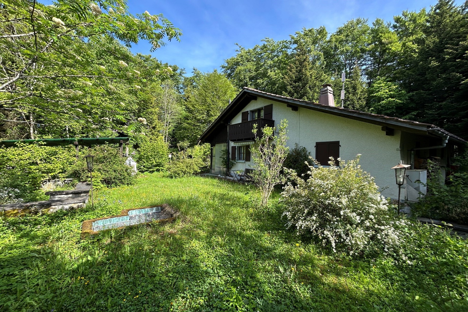 Haus im Grünen mit großem Garten