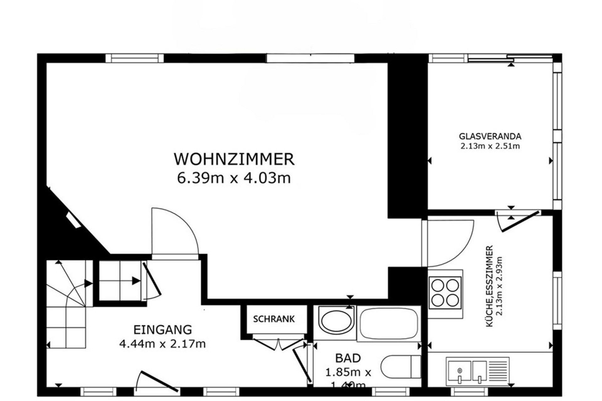 Grundriss einer Wohnung mit Wohnzimmer, Küche, Bad, Eingang und Glasveranda