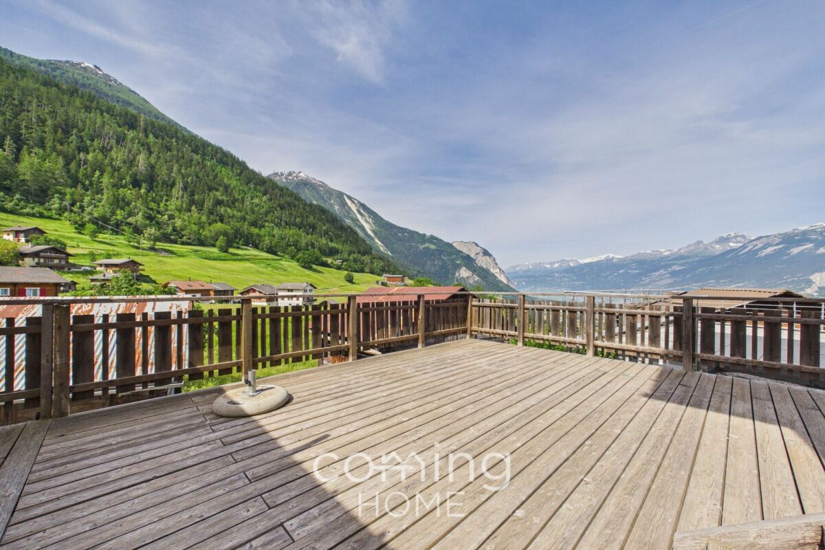 Bergterrasse mit Panorama